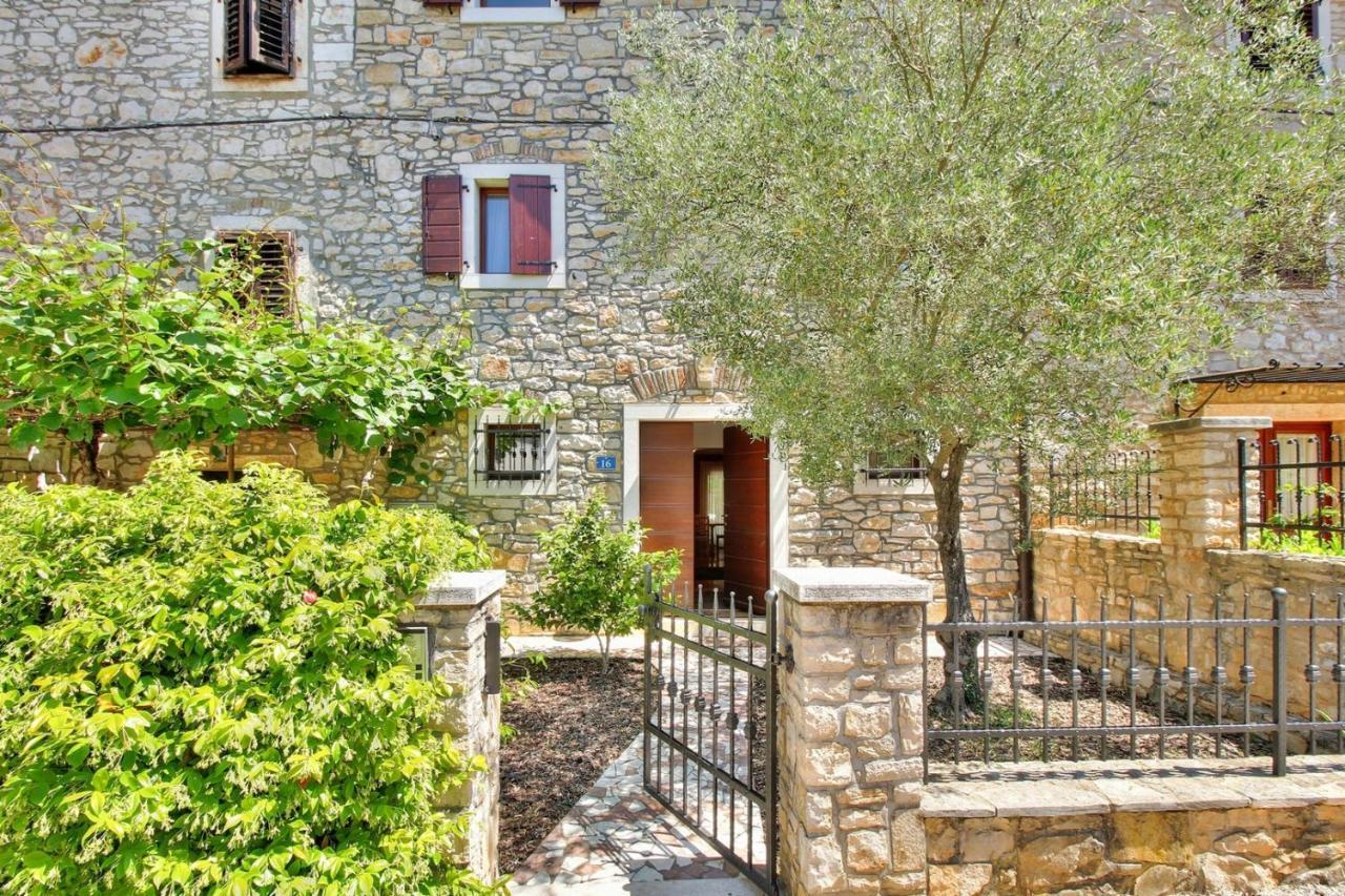 Villa Anthony With 3 Bedroom And Private Pool Near Umag Materada Exterior photo